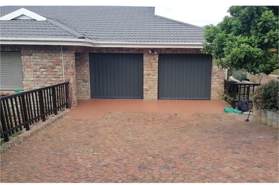 6 Bedroom Property for Sale in Bergsig Western Cape